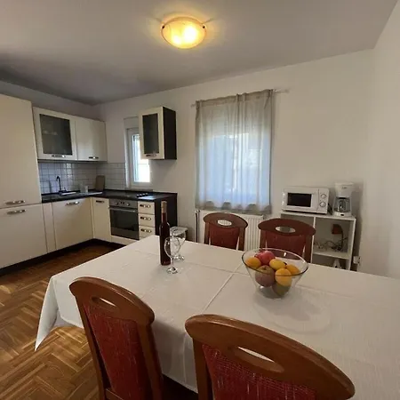 Holiday home Burle A4 1