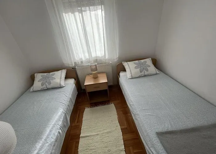 Burle A4 1 Vikendica *